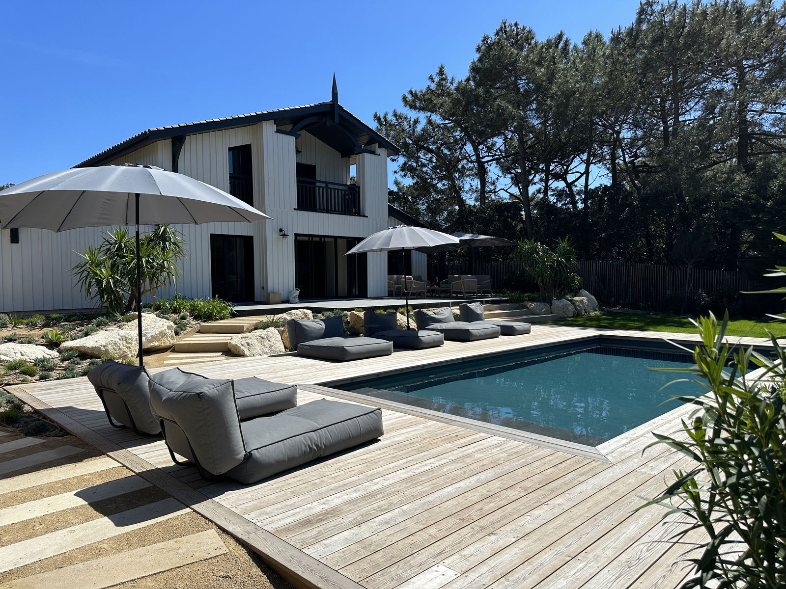 Le 144 Ferret : 8 chambres, 8 sdb et piscine